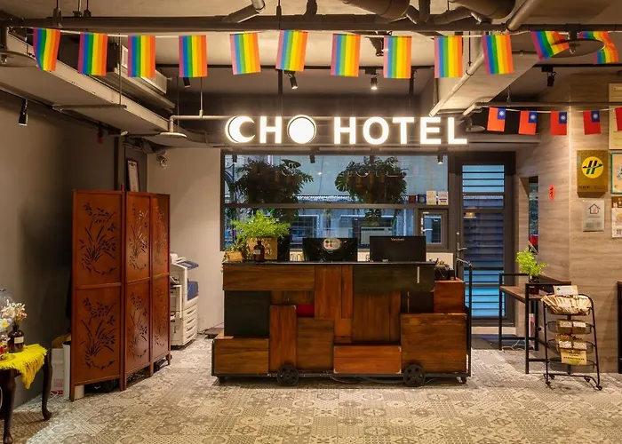 Hotels Close to Airport Cho 3