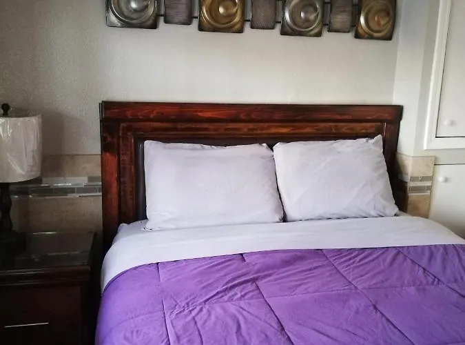 Resorts Guide Suites Leon Rojo
