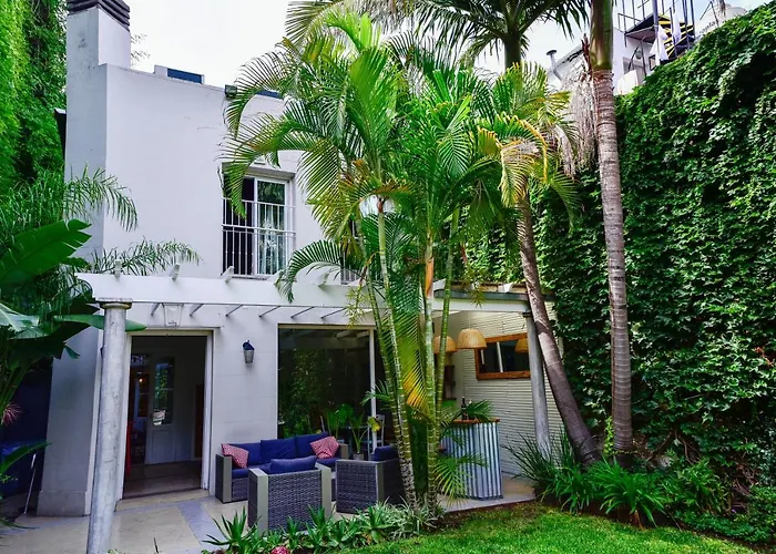 Hotel all'aeroporto: Casa Caravan - Plant Based Concept House