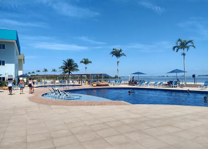 Apart-hotel: Apartamento no Golden Lake - pé na areia, agua de côco e cervejinha