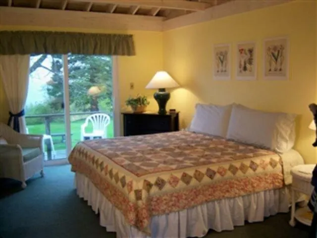 High Tide Inn On The Ocean, Motel And Cottages
