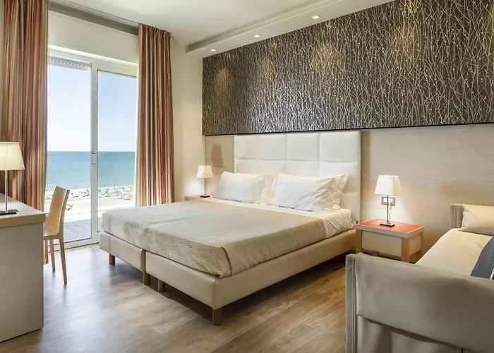 Hotel Kursaal - Fronte Mare Con Piscina