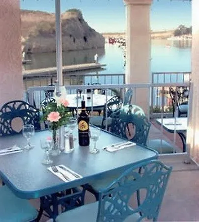 Сity center hotels Newport Dunes Waterfront Resort