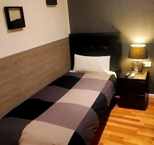  Single Rooms