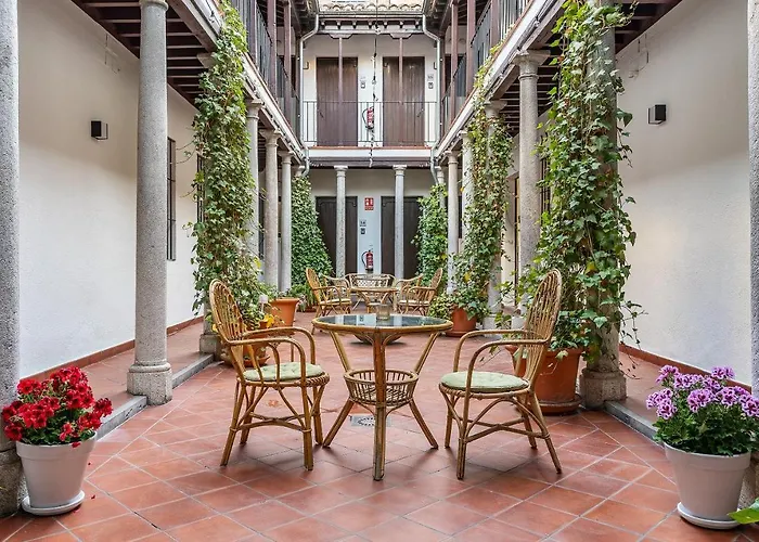 Hotel cerca del colegio: ADANAR-Las Columnas