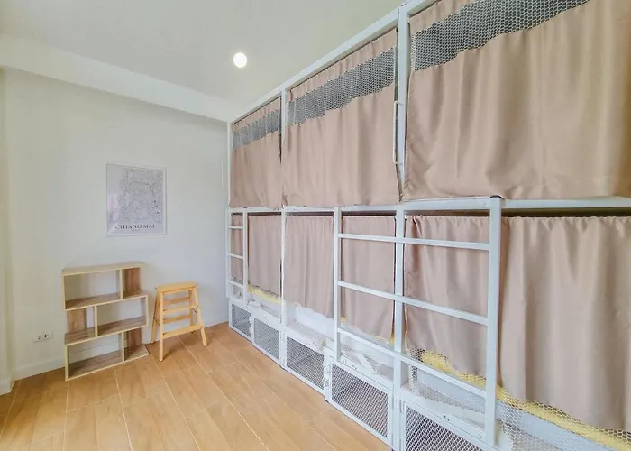 Hostel: Bloomin' Moon Hostel & Cafe, Chiang Mai Old Town