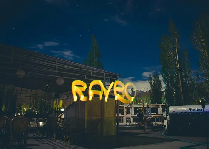 The Hostels Raybo - Serene Stay With 5 Mins Walk From The Main Market