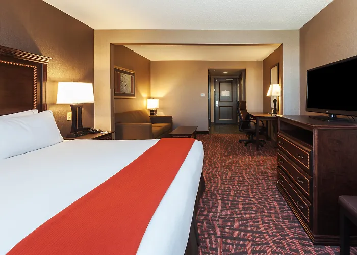 Holiday Inn Express & Suites Cheyenne By Ihg