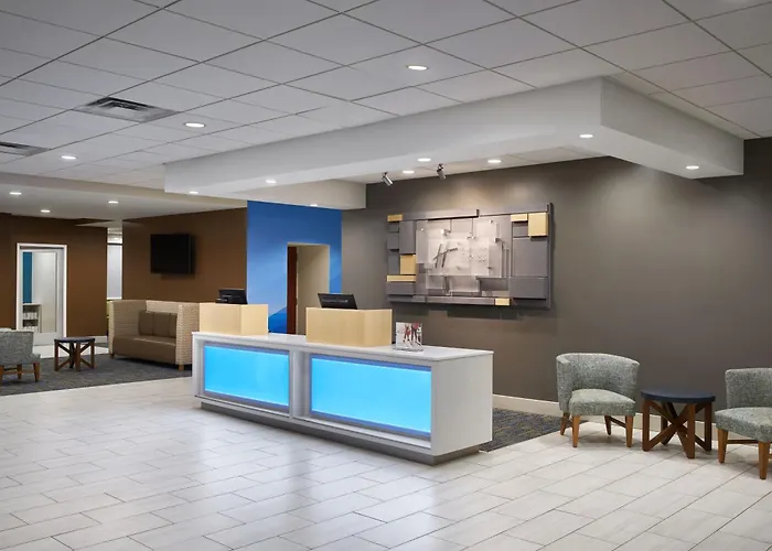 Hotel near College: Holiday Inn Express - Richmond Downtown By Ihg