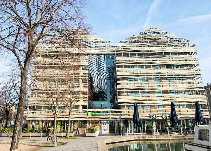 Hotel: Holiday Inn Express Paris-Canal De La Villette By Ihg