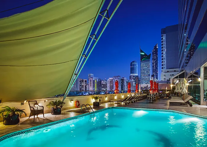 Hôtel bon marché: Corniche Hotel Abu Dhabi