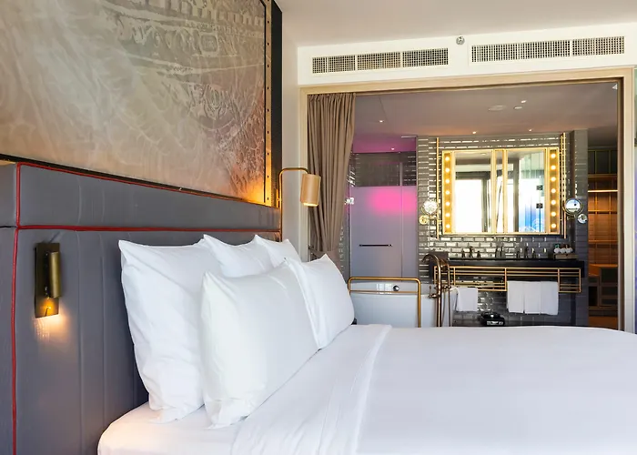 Hotel with pool: Hotel Indigo Phuket Patong By Ihg