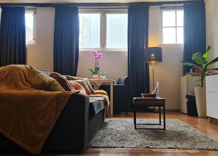 Crown Guesthouse
