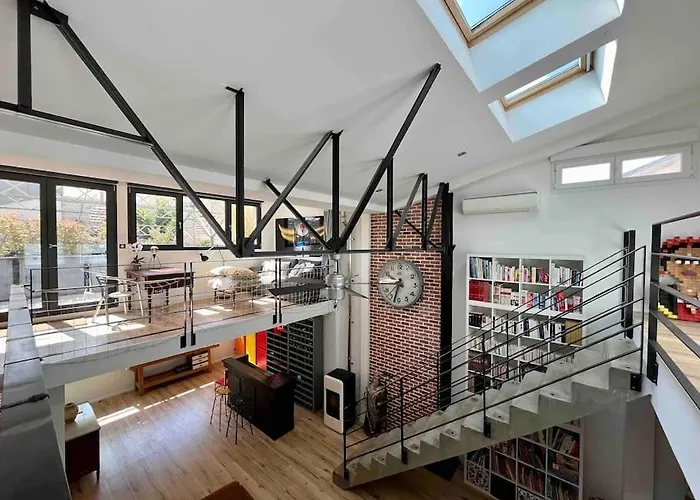 Villa: Rare ! LOFT Atypique Centre-Ville Parking Jardin