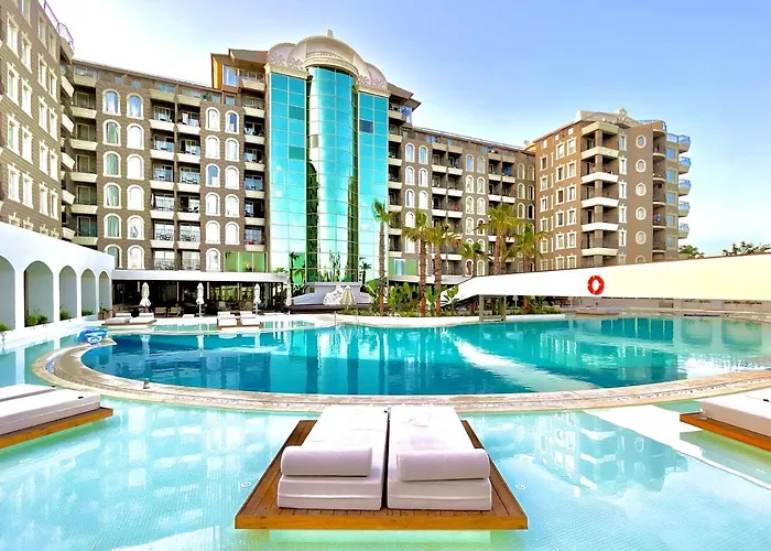 Luxury hotel only: Laur Hotels Experience & Elegance