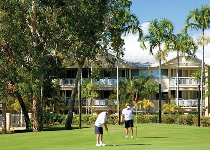 In Luxury hotels Club Wyndham Cairns