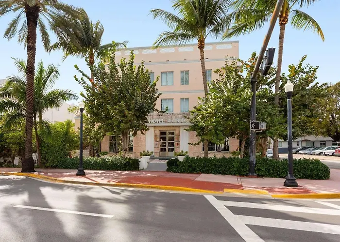 Astor Hotel By Luxurban