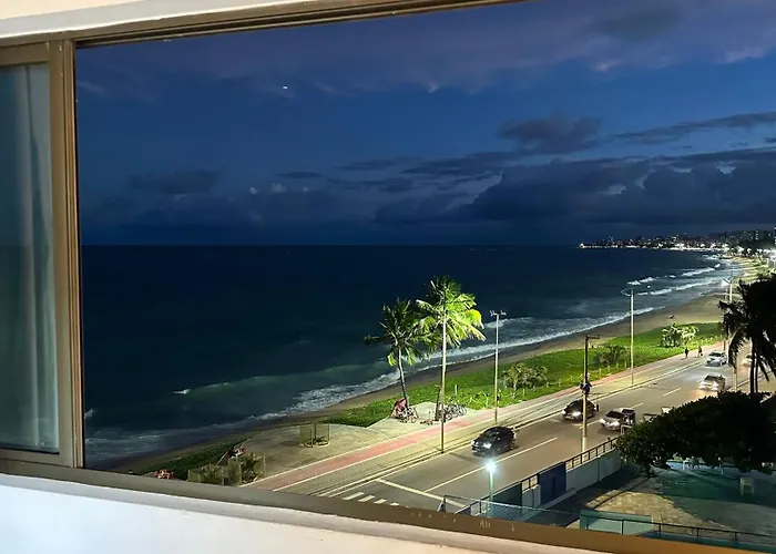 Flat em Hotel de Luxo beira mar da grife Ritz suítes com vista ampla para todo o mar da cruz das almas, jatiúca e ponta verde, com toda estrutura de um hotel lindo e arrojado, academia, piscina e muito mais, venha viver essa experiência incrível!