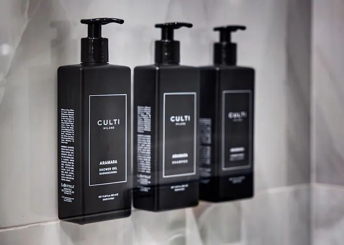 V Collection Piazza Farnese Luxury Suites