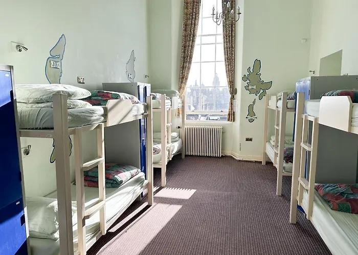 Castle Rock Hostel - Adults Only