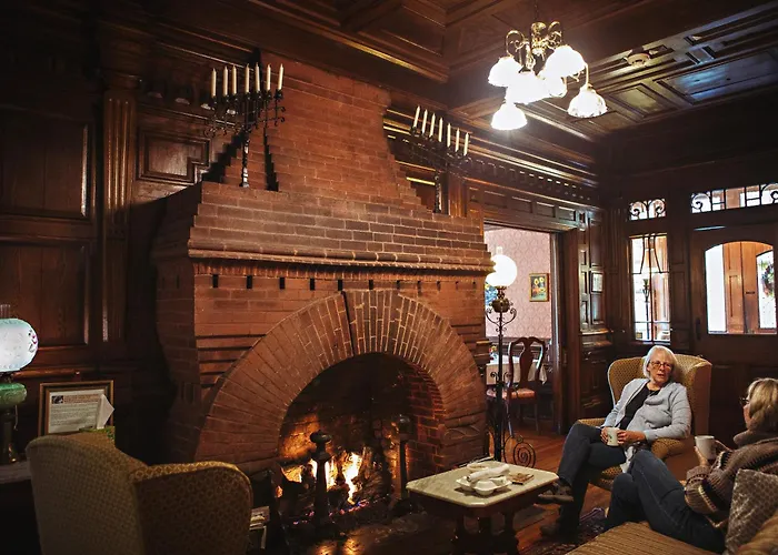 Cedar Crest Inn