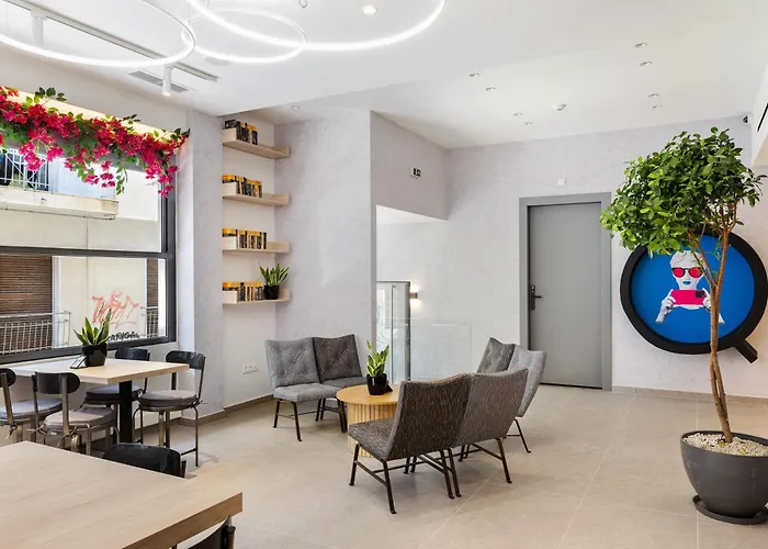 The Q Hotel