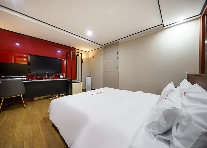 Motel: Flower Hotel