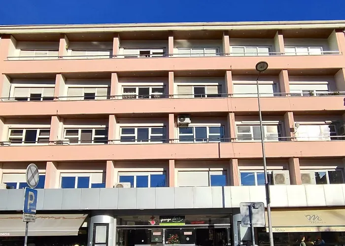 Hotel céntrico: Residencial Centro Comercial Avenida Bragashopping