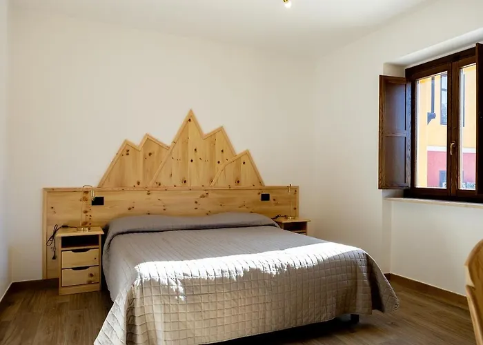 Hotel: La Villetta Food & Drink Rooms For Rent - No Reception -