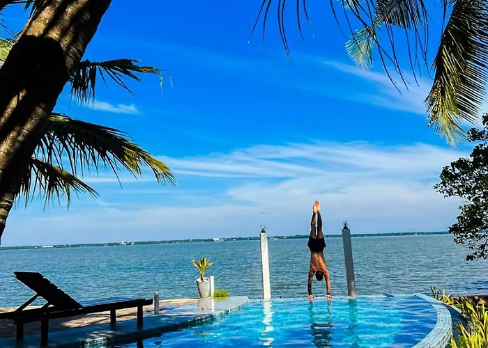 Hiru Lagoon Negombo