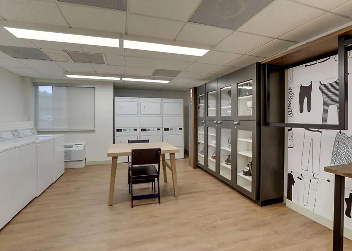 Hotel: Sonesta Simply Suites Miami Airport Doral