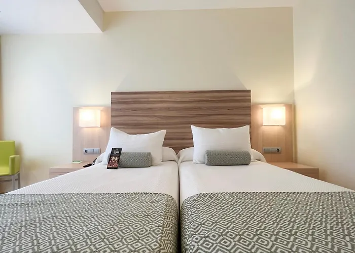  Riviera Beachotel - Adults Recommended