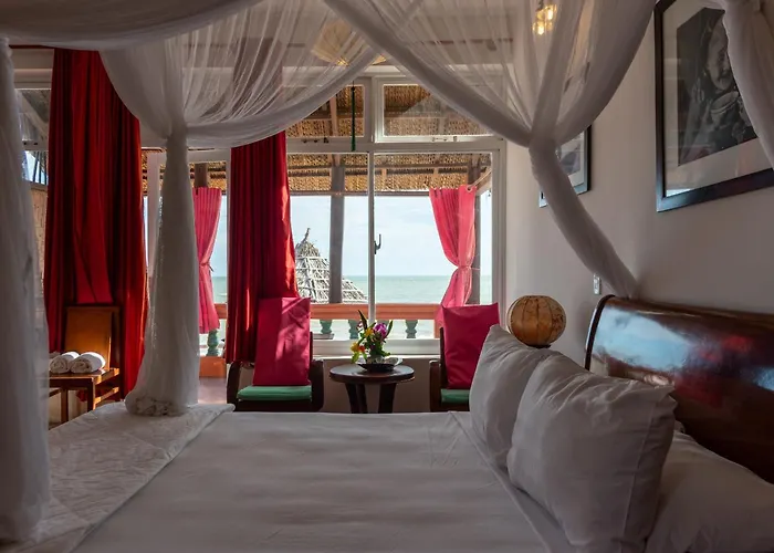 Dog friendly hotels Full Moon Beach