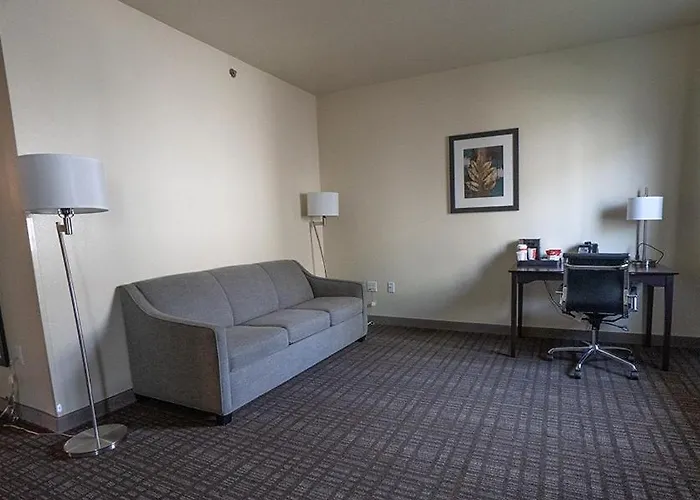 Cobblestone Hotel & Suites-Sheldon