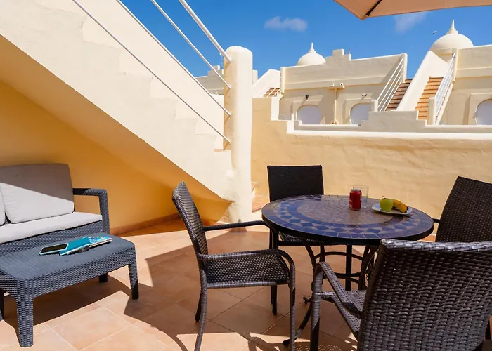 Villa with pool s Y Apartamentos El Sultan