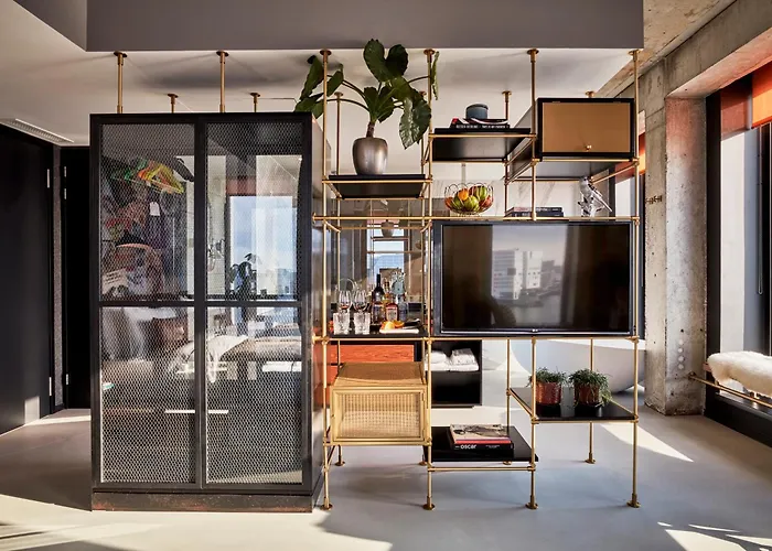 Hotel near College: Sir Adam Hotel, Part Of Sircle Collection