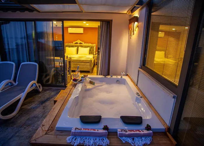 Hotel near College: Noel Baba Hotel