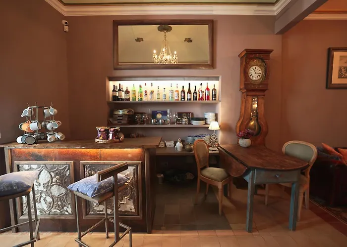 La Indiana De , Petit Boutique (Adults Only)
