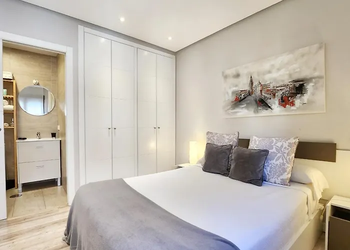 Hotel cerca del colegio: Cervantes Apartamentos