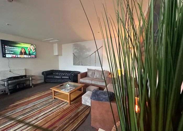 Pension Guide Moor Park Apartments