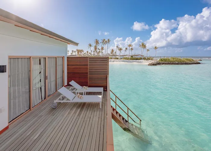 Hotel with Tennis: Joy Island Maldives All Inclusive Resort