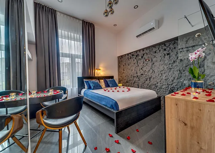 Hot Tub in Room Komorowski Luxury Guest Rooms