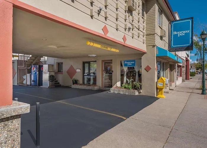 Pet Friendly hotel: Rodeway Inn Flagstaff-Downtown