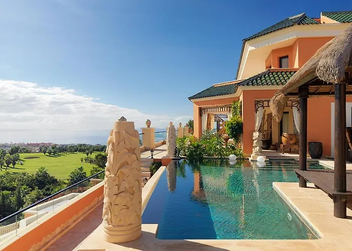 Sin servicio: Royal Garden Villas, Luxury Hotel