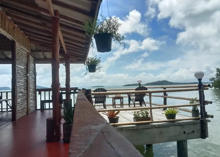 Navareeya House Seaview