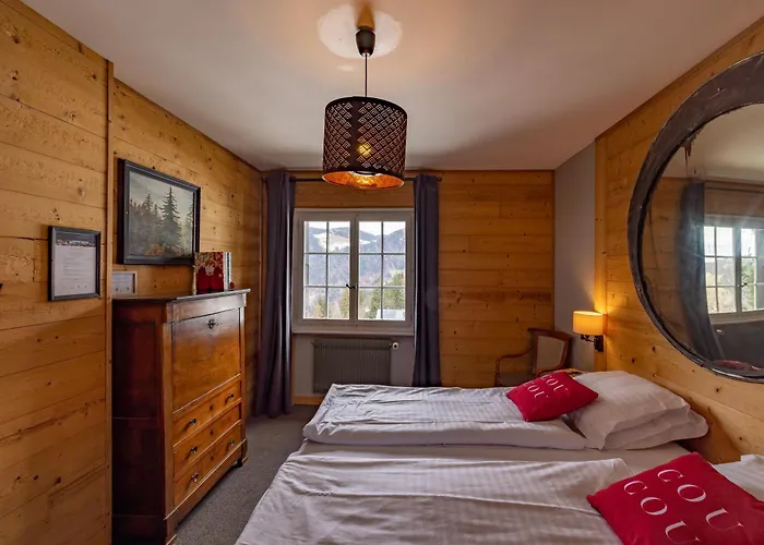 Hotel with view: Le Coucou Hotel Restaurant & Lounge-Bar