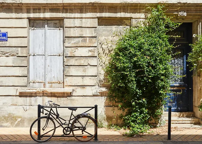 Pet Friendly hotel: Hotel Indigo Bordeaux Centre Chartrons By Ihg