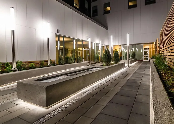 3 star hotels Homewood Suites By Hilton Calgary Downtown