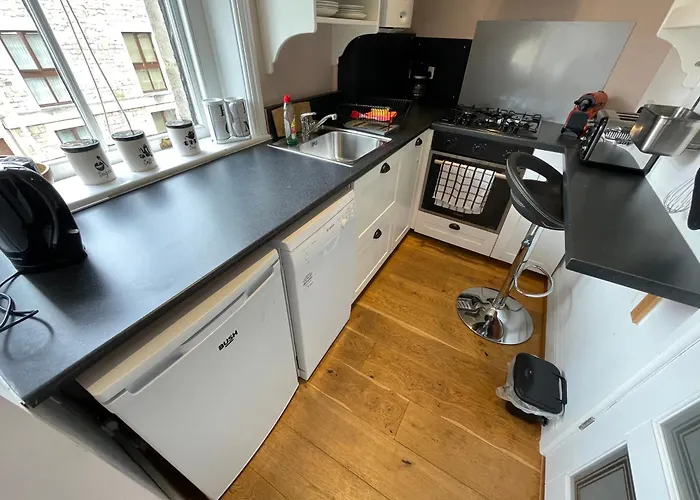 Pet Friendly hotel: 10 Grove St - Bath Holiday Suites