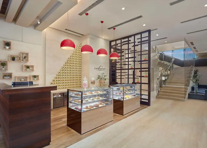 5 star hotels Doubletree By Hilton Gurugram Baani Square